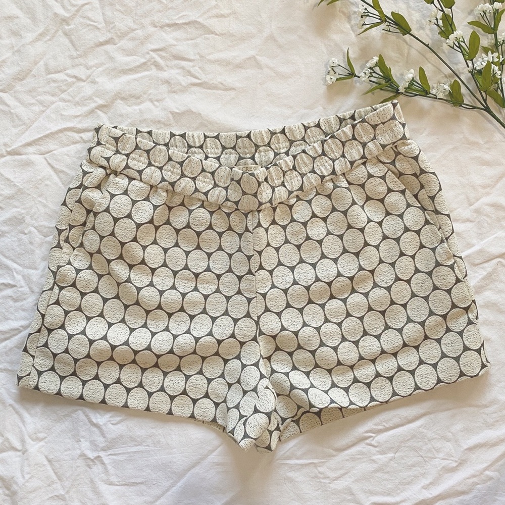 White geometric polka dot chino shorts with adjustable waistband